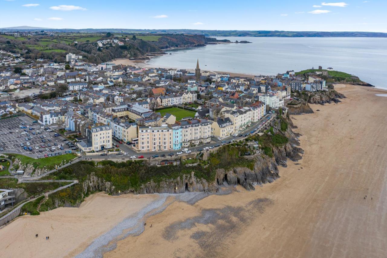 3 South Beach Court - Cosy Seafront Apartment Tenby Exteriör bild