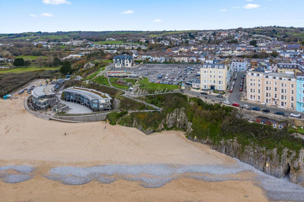 3 South Beach Court - Cosy Seafront Apartment Tenby Exteriör bild