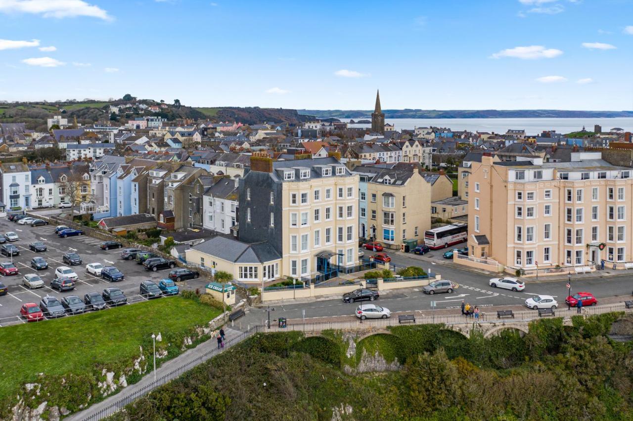 3 South Beach Court - Cosy Seafront Apartment Tenby Exteriör bild