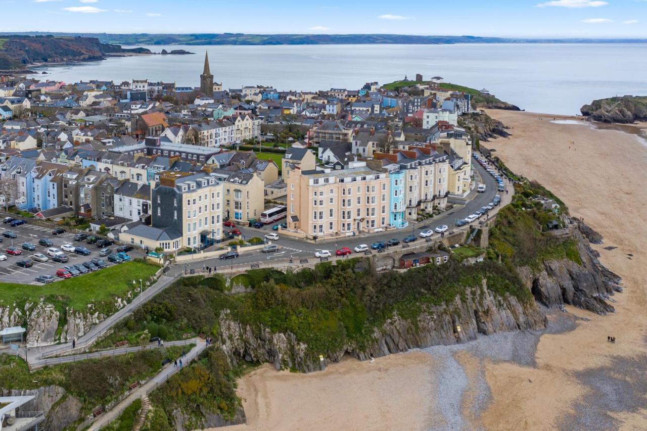 3 South Beach Court - Cosy Seafront Apartment Tenby Exteriör bild